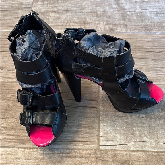 G by Guess Shoes - Guess Black and Pink Women's Heeled Sandals🔴
